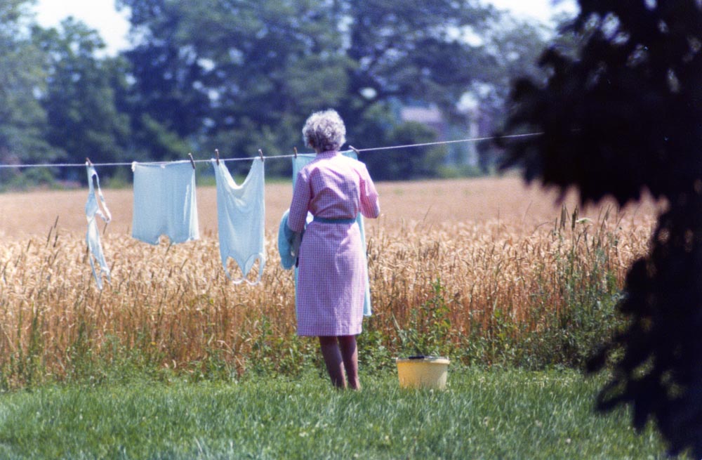 Aunt Agnes and her Laundry Great Aunt Agnes, who preferred hanging laundry outside instead of using a dryer